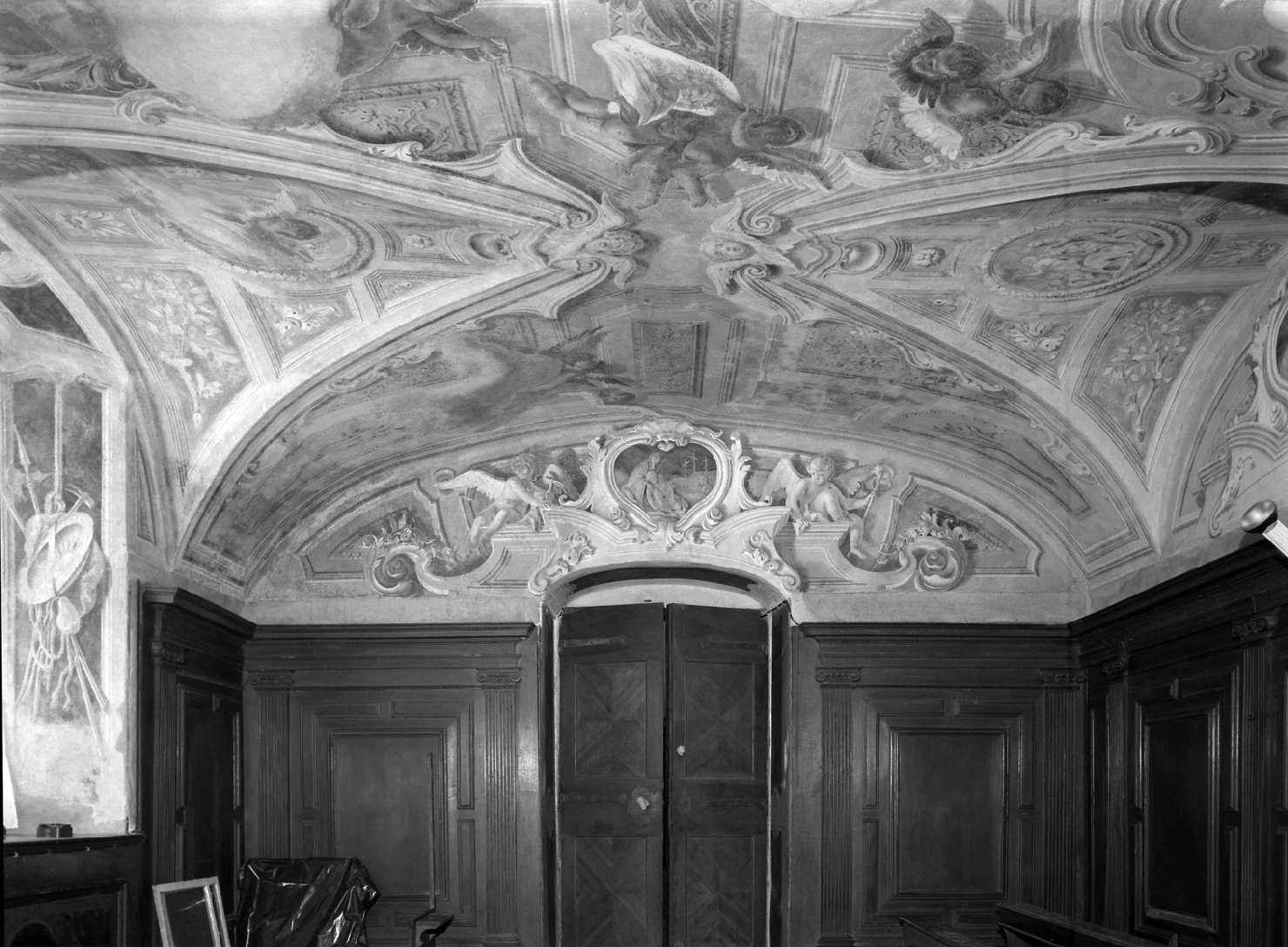 Angioletti con simboli della Passione - Madonna Addolorata con Cristo morto, Chiesa di S. Raffaele Arcangelo, Venezia